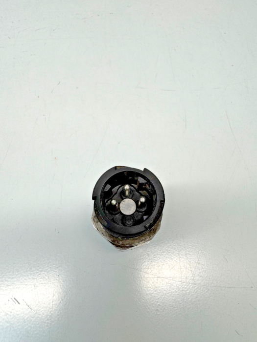 MAN TGX/TGS/TGM Air Pressure Switch 81.27421-6052 81274216052 12 bar 24V used