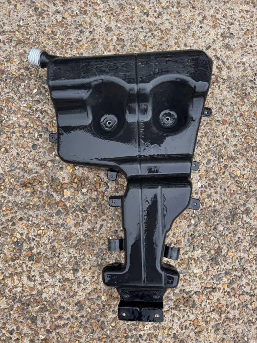 DAF XF106 Washer Fluid Tank 2046541 2046542 1961437 1920664 1852904 Euro 6 Used view 4