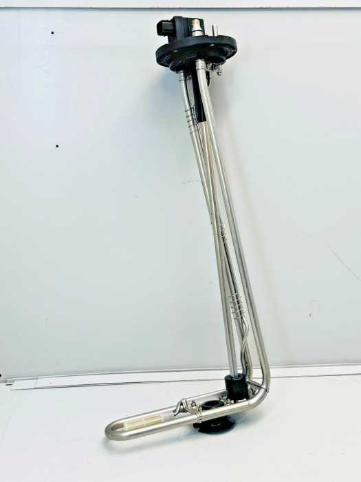 Mercedes Actros MP4 AdBlue Level Sensor A0165426117 A0035424103 Tank Sender Used view 6