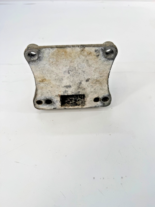 MAN TGX Radiator Support Bracket 81062250020 51067260024 Engine Mount Euro 5/6 view 4