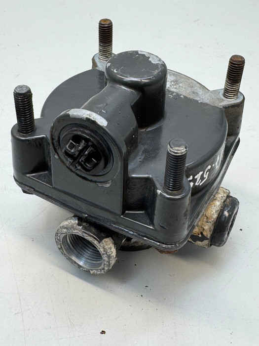 Wabco Pressure Limiting / Relay Valve 4750190000 A0044294444 M22x1.5 Used