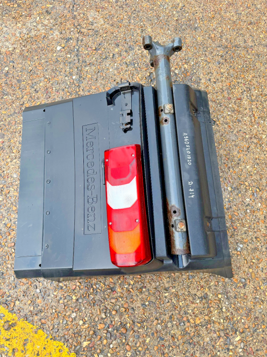 Mercedes-Benz Actros MP4 Rear Mudguard & Lamp A9605201020 A9605200920 RH Used view 2