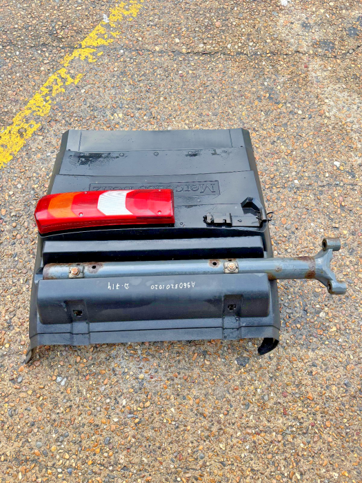 Mercedes-Benz Actros MP4 Rear Mudguard & Lamp A9605201020 A9605200920 RH Used view 3