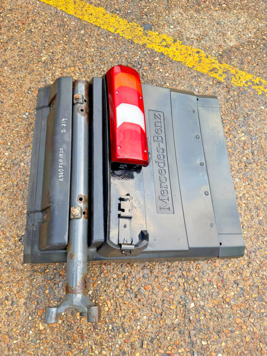 Mercedes-Benz Actros MP4 Rear Mudguard & Lamp A9605201020 A9605200920 RH Used view 4