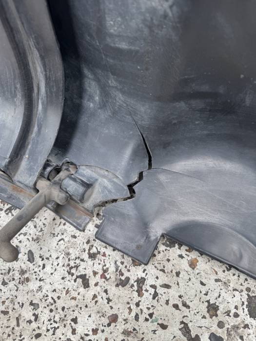 Scania P/G/R/T Engine Sound Insulation Under Cover 1358677 1373589 Used view 3