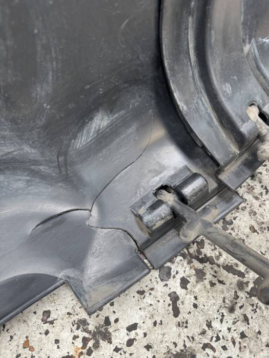 Scania P/G/R/T Engine Sound Insulation Under Cover 1358677 1373589 Used view 4