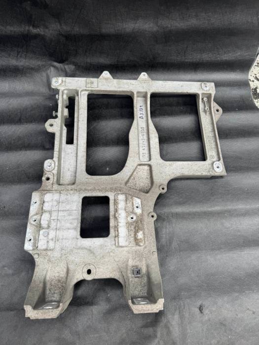 MAN TGX/TG3 Front Mudguard Bracket LH 81612430215 81.61243-0215 2020-on Used view 3