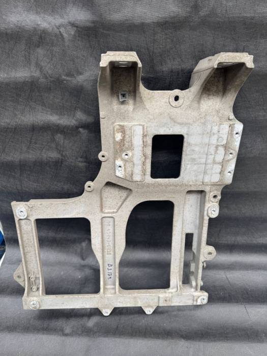 MAN TGX/TG3 Front Mudguard Bracket LH 81612430215 81.61243-0215 2020-on Used view 6