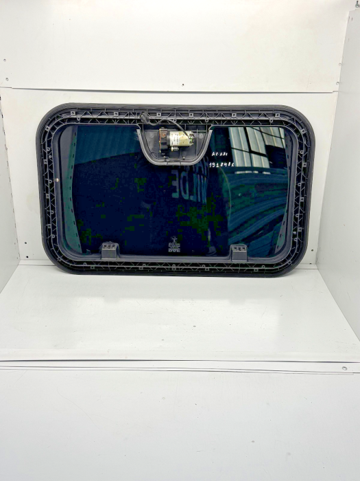 DAF XF105/XF106 Electric Roof Hatch Sunroof 1918481 1362882 Tinted 24V Used view 3