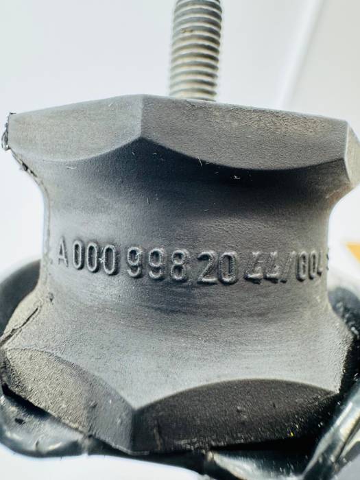 Mercedes Actros MP4 Air Intake Bracket With Rubber Buffer A0009982044 Euro 6 view 3