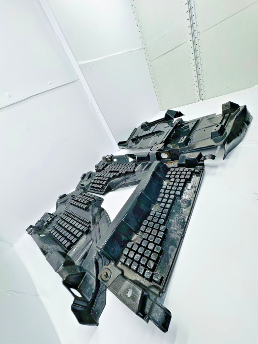 Mercedes Actros MP4 Engine Undertray Guard Set A9615205822 A9615204922 RH Euro 6 view 6