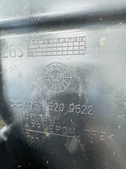 Mercedes Actros MP4 Engine Undertray Guard Set A9615205822 A9615204922 RH Euro 6 view 7