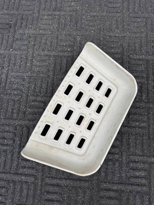 DAF XF106 Lower Left Step Plate Footstep 1945945 1945946 Genuine Euro 6 Used view 3