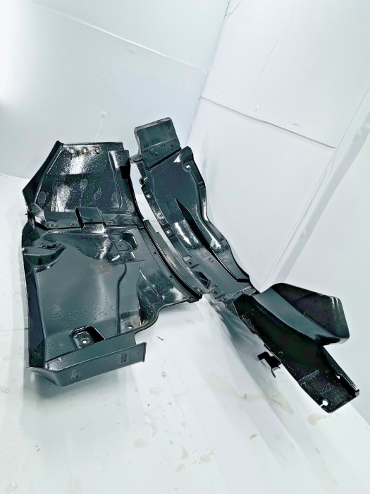 Mercedes Actros MP4 Front Right Inner Wing Splash Guard A9608810104 A9608814603 view 4