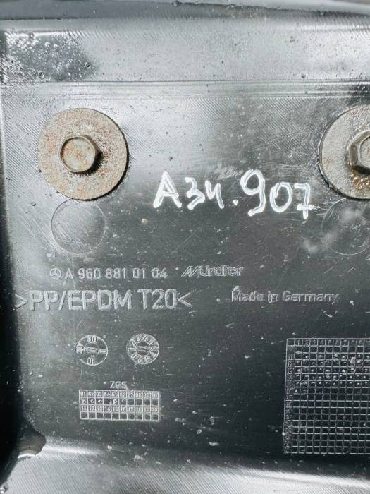 Mercedes Actros MP4 Front Right Inner Wing Splash Guard A9608810104 A9608814603 view 6