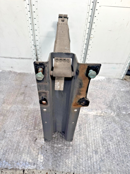 MAN TGS/TGX Fuel Tank Bracket & Strap 81418010307 81.41801-0307 81974606085 Used view 4