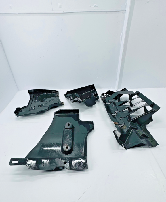 Mercedes Actros MP4/Mp5 Engine Undertray Shield Set A9615209422 A9615204923 view 4