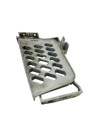 Volvo FH4/FM4 RH Middle Step Plate 82151656 82141521 82355197 OEM Used