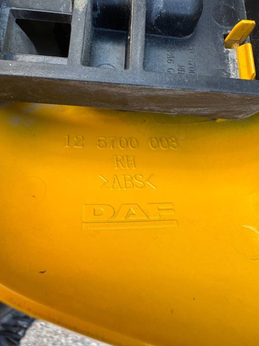 DAF XF106 Right Door Mirror Assembly 1927118 125700003 RH with Arm Euro 6 Used view 5