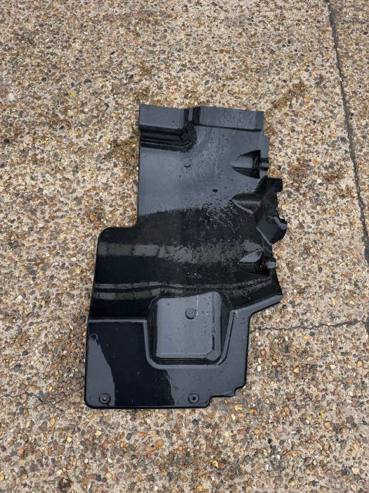 DAF XF106 Euro 6 Front LH Wheel Arch/Footstep Mudguard 1994951 1835057 3079225 view 4