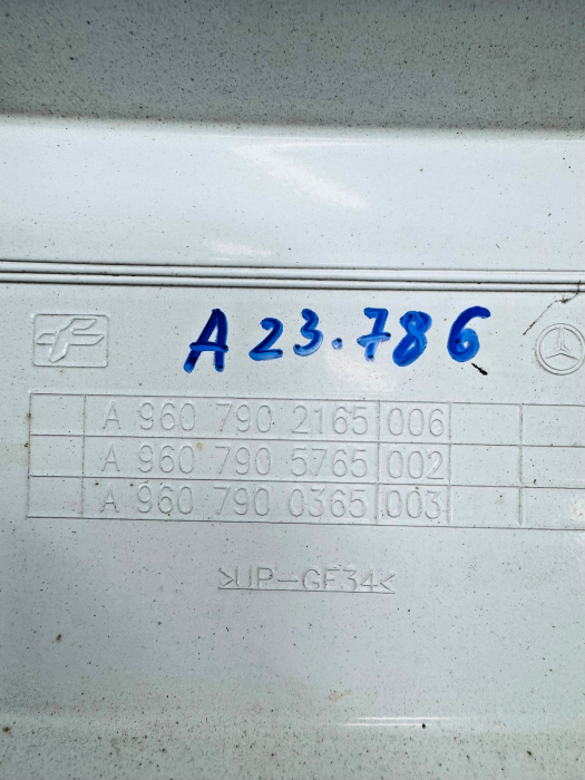 Mercedes Actros MP4 Left Upper Cab Side Spoiler A9607902165 A9607905765 Used view 3