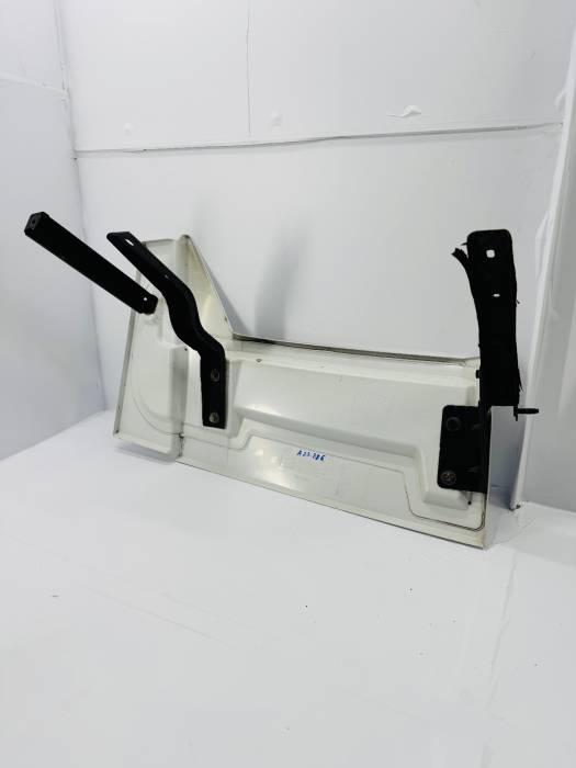 Mercedes Actros MP4 Left Upper Cab Side Spoiler A9607902165 A9607905765 Used view 4