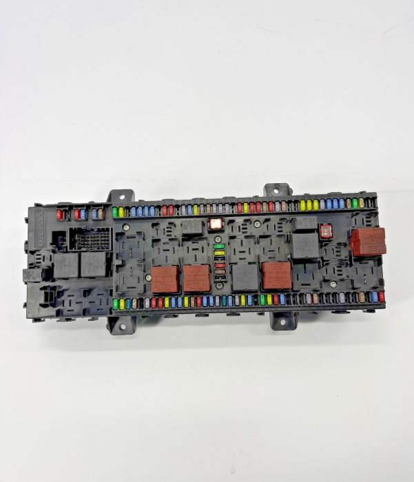 Volvo FH4 Central Fuse Box VMCU/FRC 21936560-P02 23006075 Front Used Euro 6 view 4