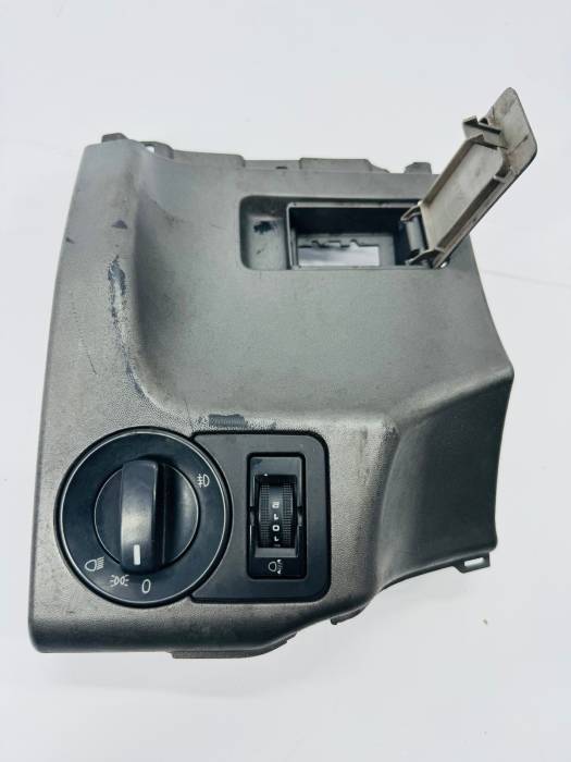 MAN TGA/TGX Headlight Switch Panel 81255056876 81617016421 RH Euro 5/6 view 5