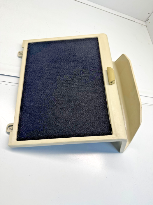 Volvo FH4/FH5 Dashboard Upper Shelf 82354082 82354079 Beige OEM Used view 2