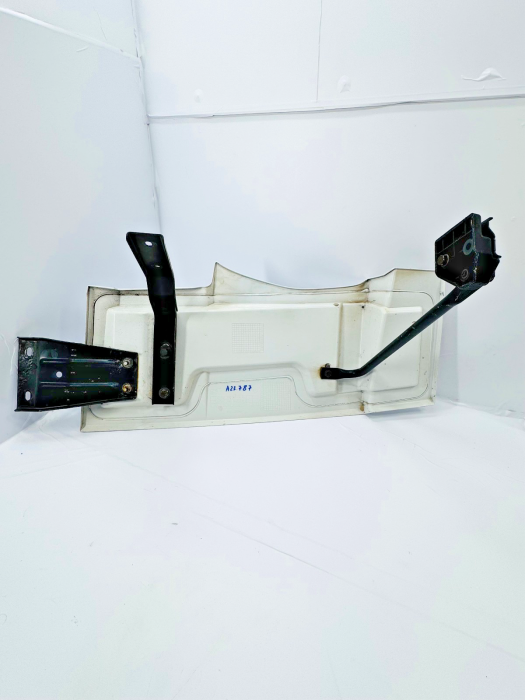 Mercedes Actros MP4 Right Upper Cab Side Spoiler A9607902265 A9607906865 Used view 4