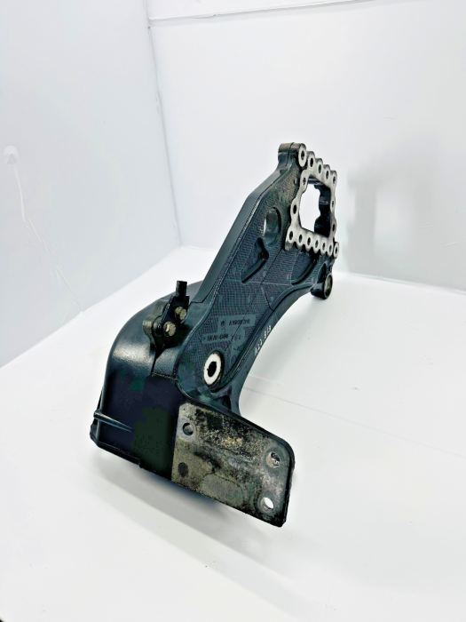 Mercedes Actros MP4 Leaf Spring Bracket A9603223901 A9603223701 LH  Euro 6 Used view 5