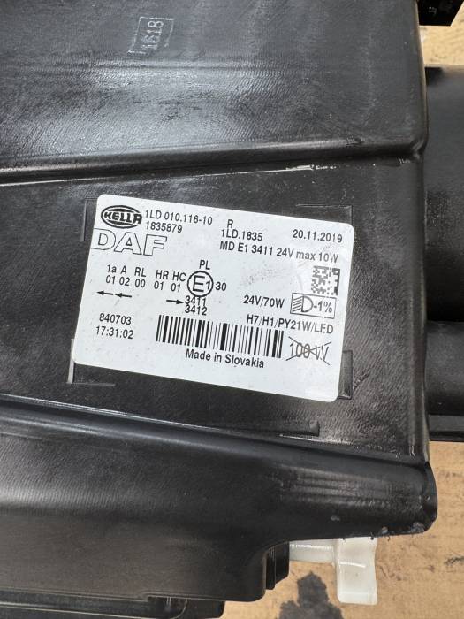 DAF CF/XF Euro 6 Right Headlamp 1835879 1LD010116601 DFBODY541 O/S 24V Used view 3