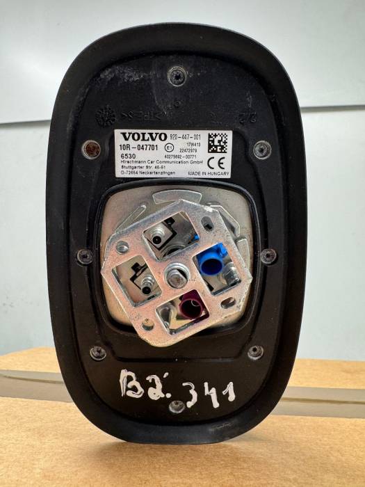 Volvo FH4/FH5 Roof Radio Antenna Base 22472979 Euro 6 Genuine Used view 5