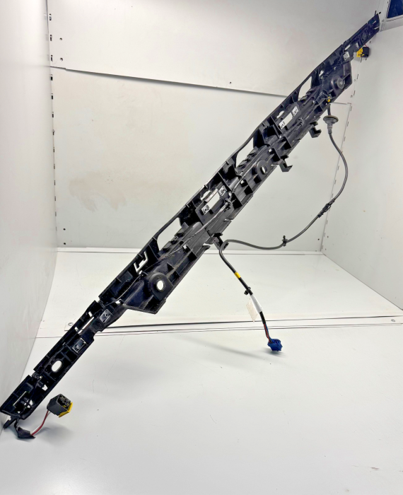 Volvo FH4 Roof Light Box bracket 82903982 82332209 Front Roof Support Used view 7