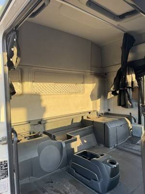 MAN TGX Euro 6 F99 High Roof Cab Shell 81600007921 81600007920 White Used view 6