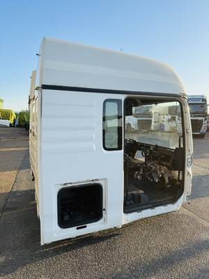 MAN TGX Euro 6 F99 High Roof Cab Shell 81600007921 81600007920 White Used view 9