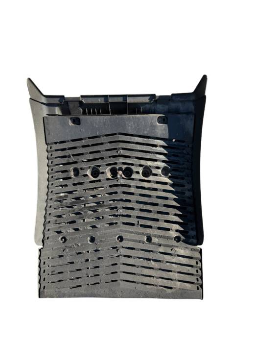 MAN TGX/TGS Rear Mudguard 254069609 81664106625 81.66410-6604 With Mudflap Used view 2