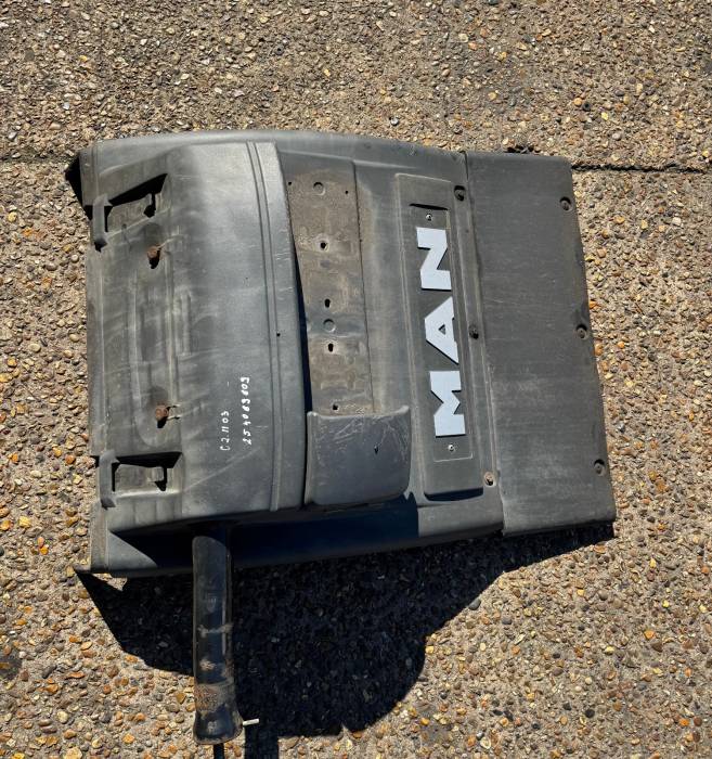 MAN TGX/TGS Rear Mudguard 254069609 81664106625 81.66410-6604 With Mudflap Used view 3
