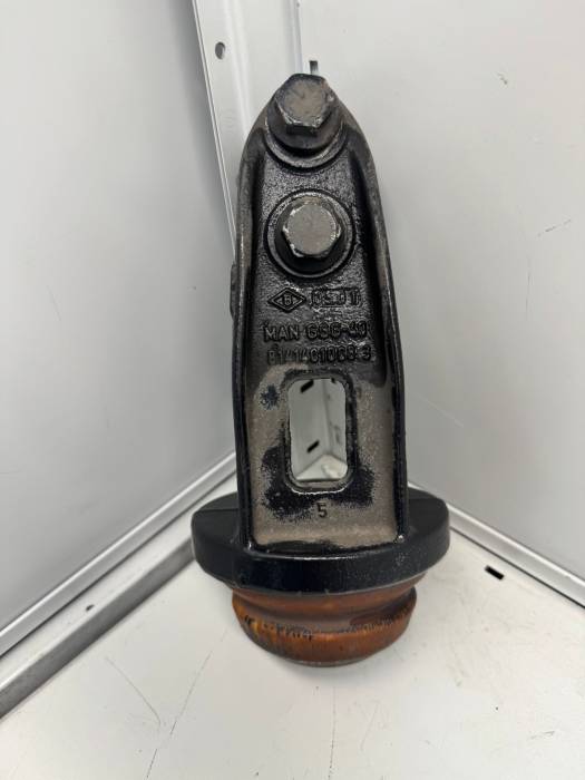 MAN TGS/TGX Front Axle Bump Stop Bracket 81414010083 81.41401-0083 Euro 6 Used view 6