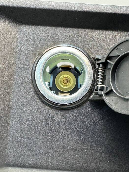 Man TGX/TGS 12V/24V Power Outlet & Dual USB Panel 35049309 81627700240 Euro 6 view 3