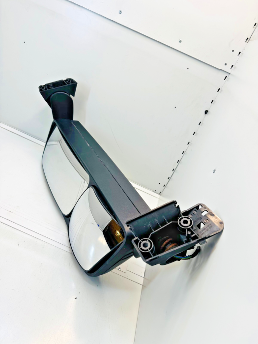 Mercedes Actros MP4/MP5 LH Short Arm Mirror 9608101016 A9608102319 24V Heated view 5