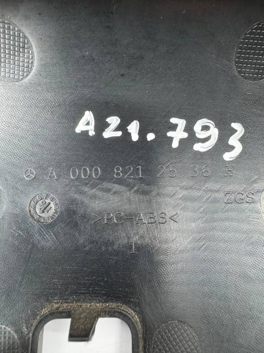 Mercedes Actros MP4 Rain Sensor Camera Cover A0008212536 A00082125369051 Genuine view 3