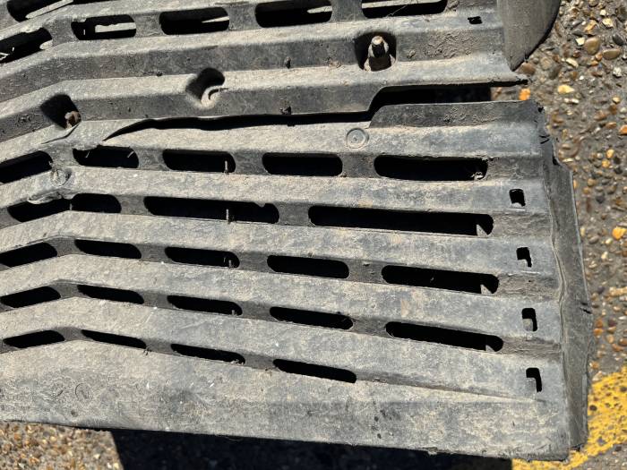 MAN TGA/TGS/TGX Rear Mudguard Fender 81664106625 254069609 Used view 7