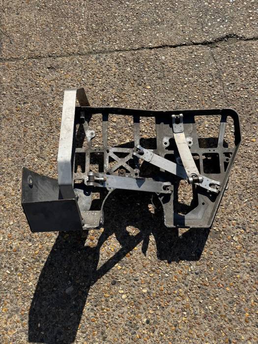 Volvo FH4/FM4 AdBlue Tank Bracket 21995144 22116321 23251739 Used view 7