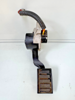 Volvo TFH/FM/FMX Electronic Accelerator Pedal Sensor 82628011 OEM 84557621 Used view 2