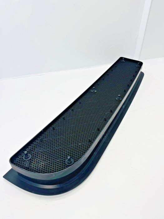 DAF XF106/XF510 Air Intake Cover Fender OEM 1861229 1935598 RH Euro 6 Used view 4