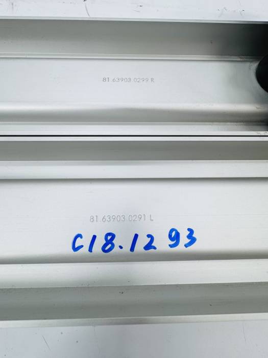 MAN TGX/TGS Door Guide Rail Set 81639030291 81639030299 81.63903.0291 Used view 4