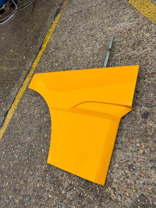 DAF XF106 Door Extension RH 2041670 1835171 Euro 6 Yellow Used 4051334803450 view 3