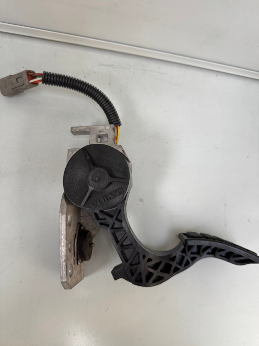 Volvo Truck Electronic Accelerator Pedal Sensor 82628011 OEM 84557621