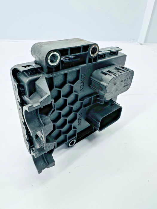 Mercedes Actros MP4 Suspension CLCS Control Unit A0034463017 A0004467817 Rear view 4